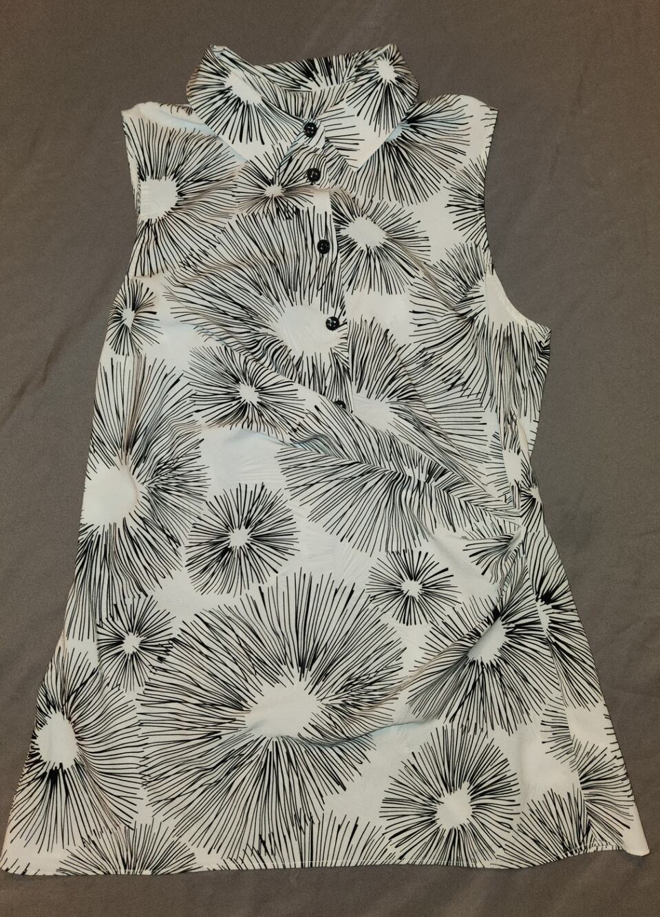 CAbi Black/White Floral Collared Sleeveless Button Front Dress Blouse Women's S